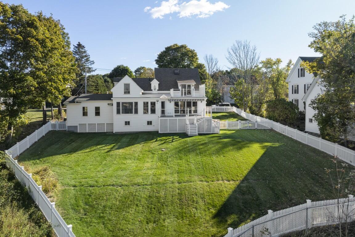 22 School Street Boothbay, ME 04544 - Photo 4 of 72 5