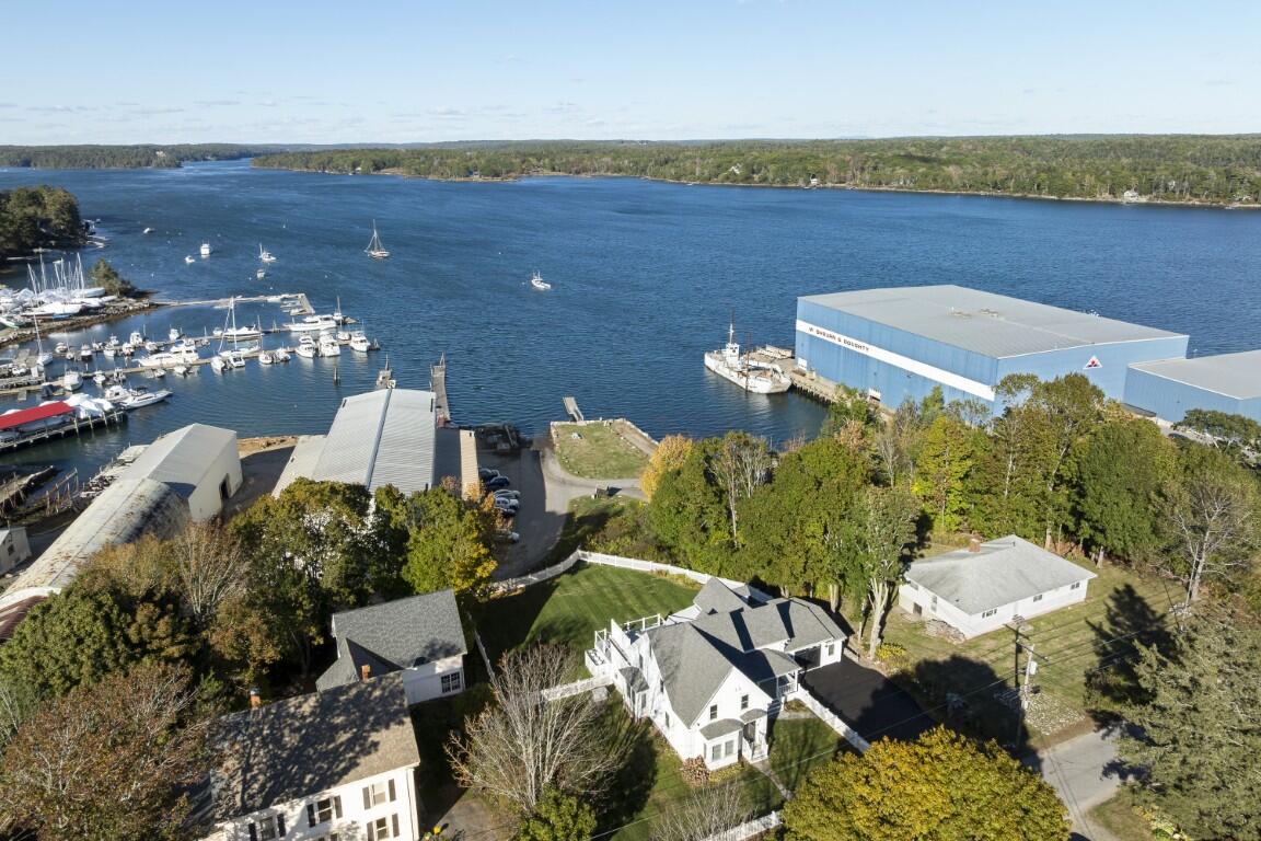 22 School Street Boothbay, ME 04544 - Photo 5 of 72 6