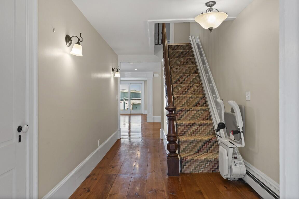 22 School Street Boothbay, ME 04544 - Photo 9 of 72 11