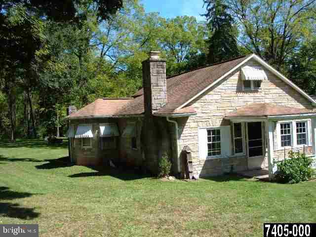 4047 Fox Run Road Dover, PA 17315 - Photo 2 of 17 Gallery Image 2