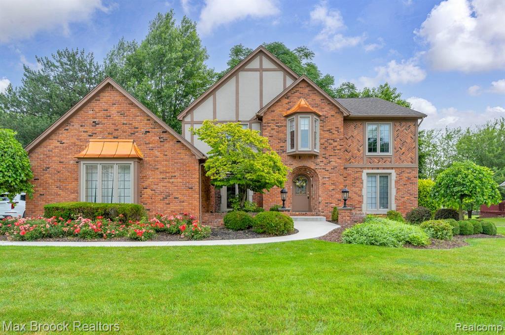 404 Shellbourne Drive Rochester Hills, MI 48309 - Photo 1 of 52