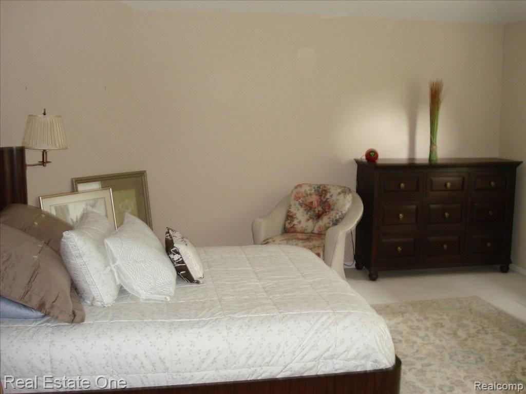 533 Slumber Lane Rochester, MI 48307 - Photo 16 of 25 Allison 002