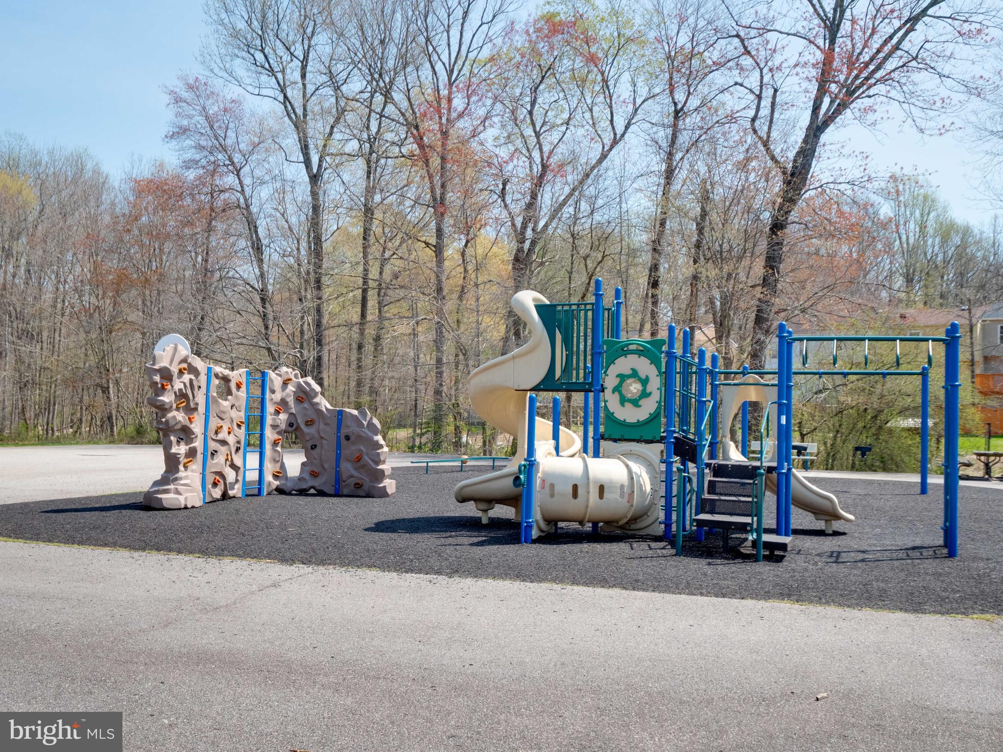 9002 Mulvaney Court Springfield, VA 22152 - Photo 34 of 44 Community amenities