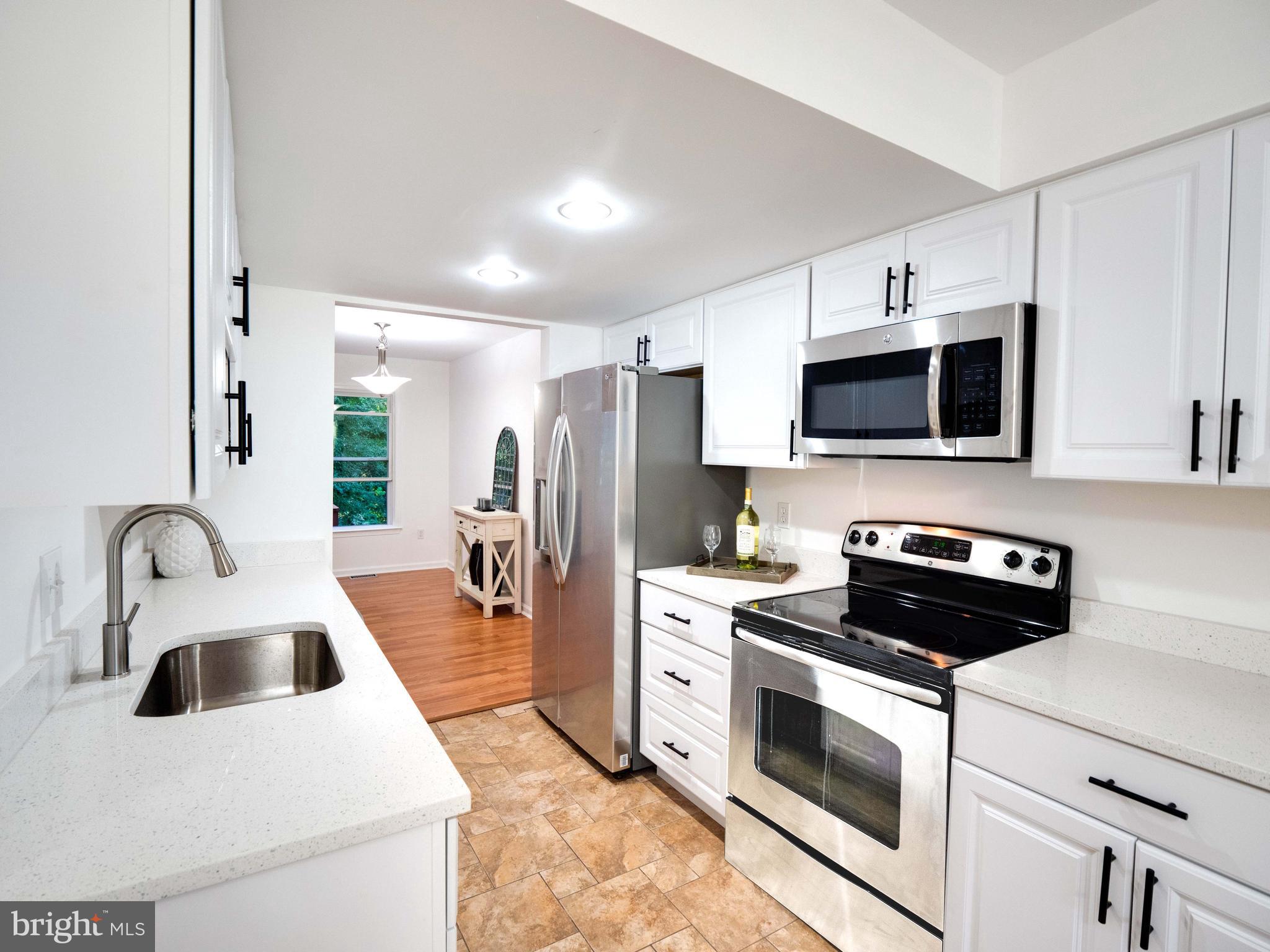 9002 Mulvaney Court Springfield, VA 22152 - Photo 10 of 44 Stainless steel appliances