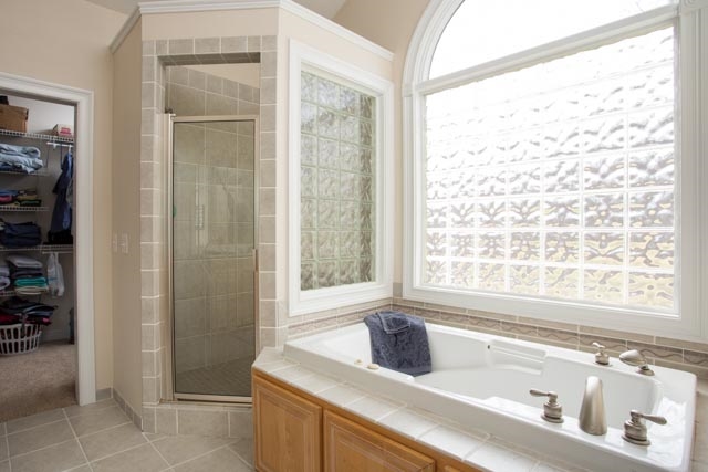 3731 Davis Road Penn Laird, VA 22846 - Photo 22 of 49 a bathroom with a sink and a bathtub