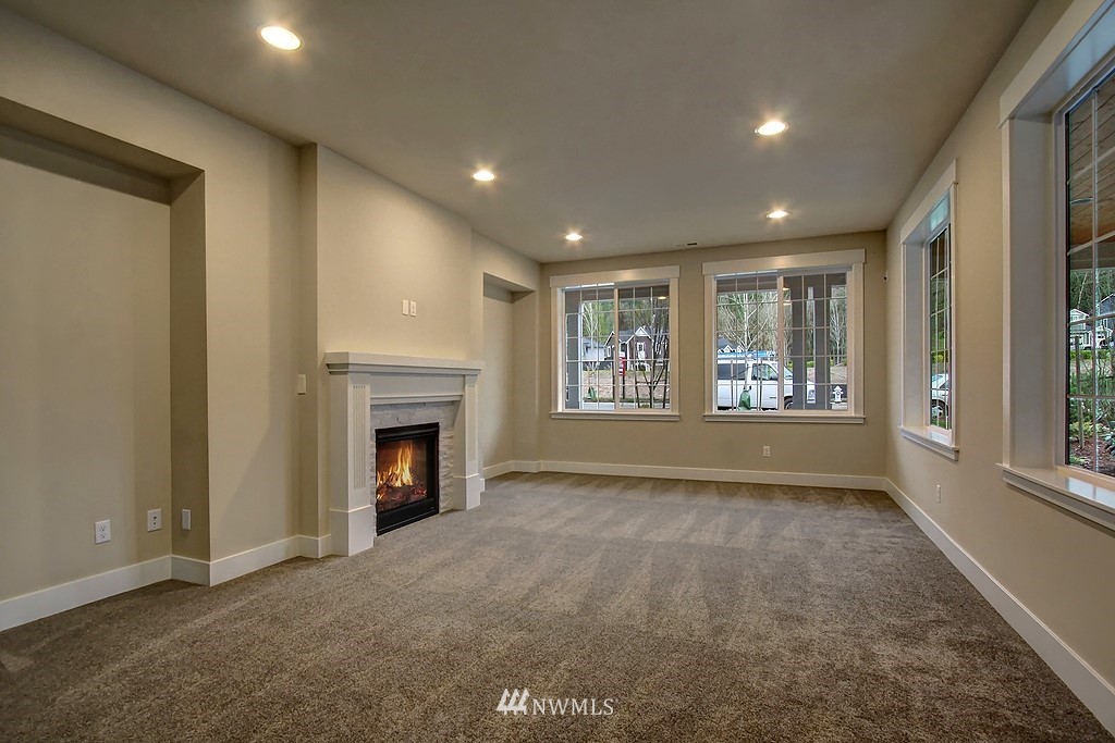 9914 Northeast 162nd Street Bothell, WA 98011 - Photo 4 of 17 Gallery Image 4