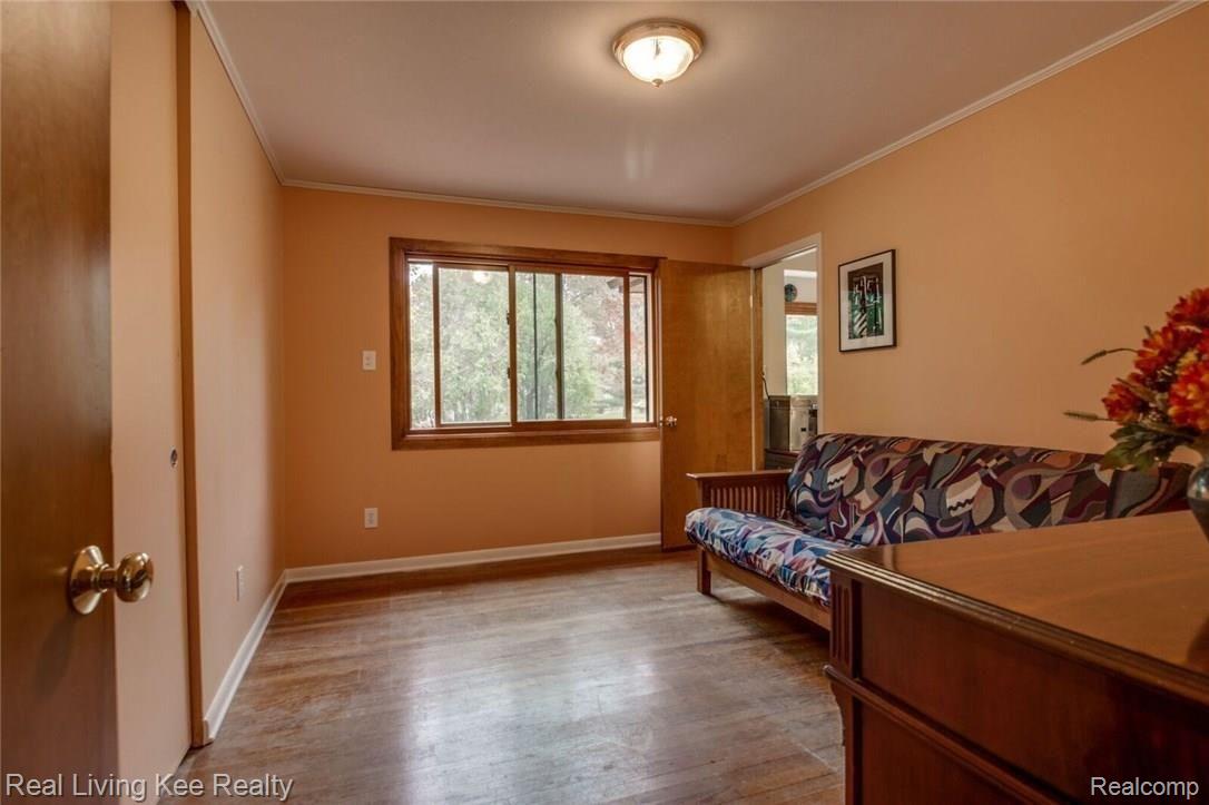 23940 Berg Road Southfield, MI 48033 - Photo 17 of 46 Interiors-15_preview.jpeg