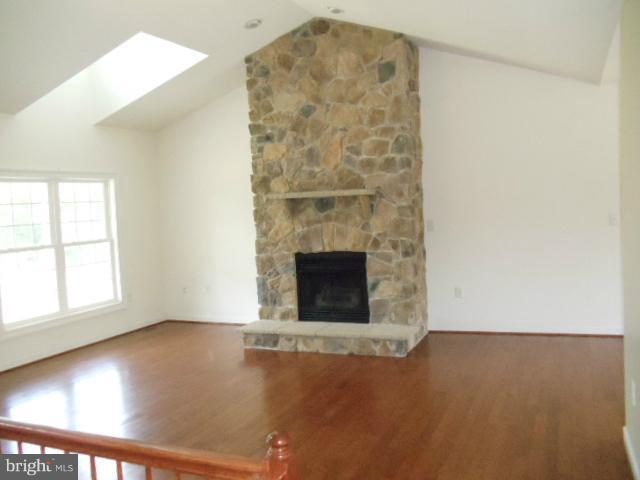 401 Headley Road Middletown, VA 22645 - Photo 5 of 30 Living Room