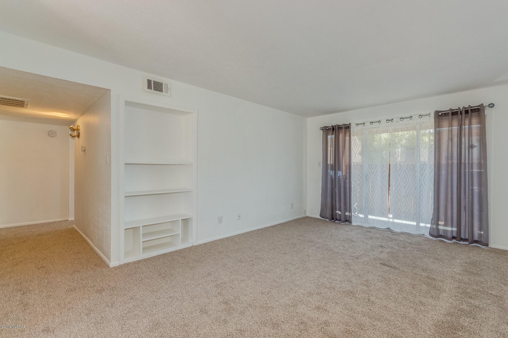 1620 North Wilmot Road, Unit L106 Tucson, AZ 85712 - Photo 7 of 20