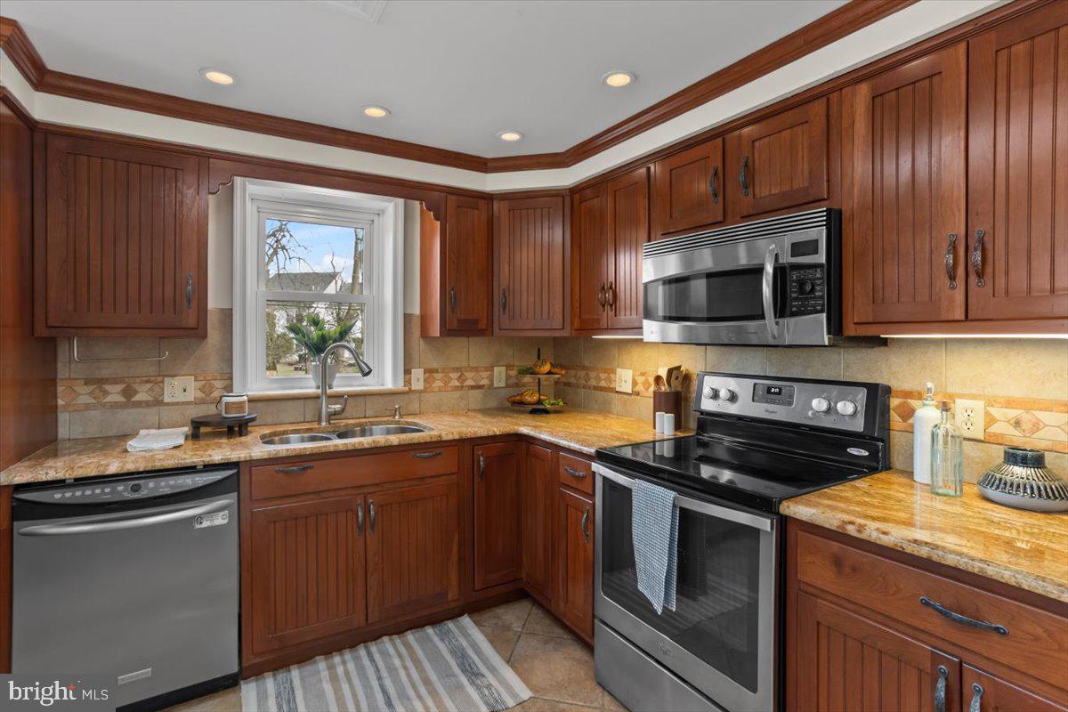 465 Amesbury Road Lancaster, PA 17601 - Photo 11 of 40 Kitchen