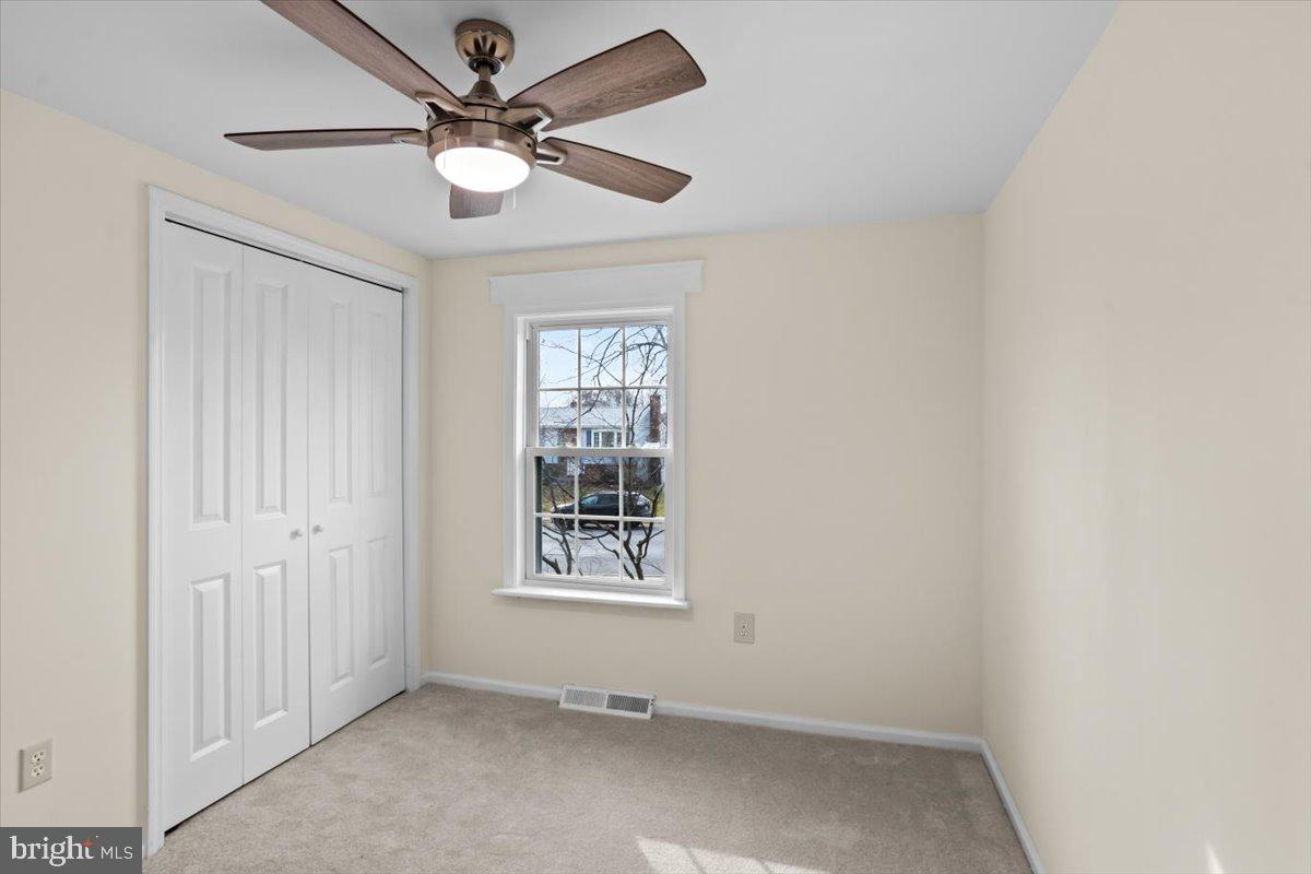 465 Amesbury Road Lancaster, PA 17601 - Photo 23 of 40 Bedroom 3