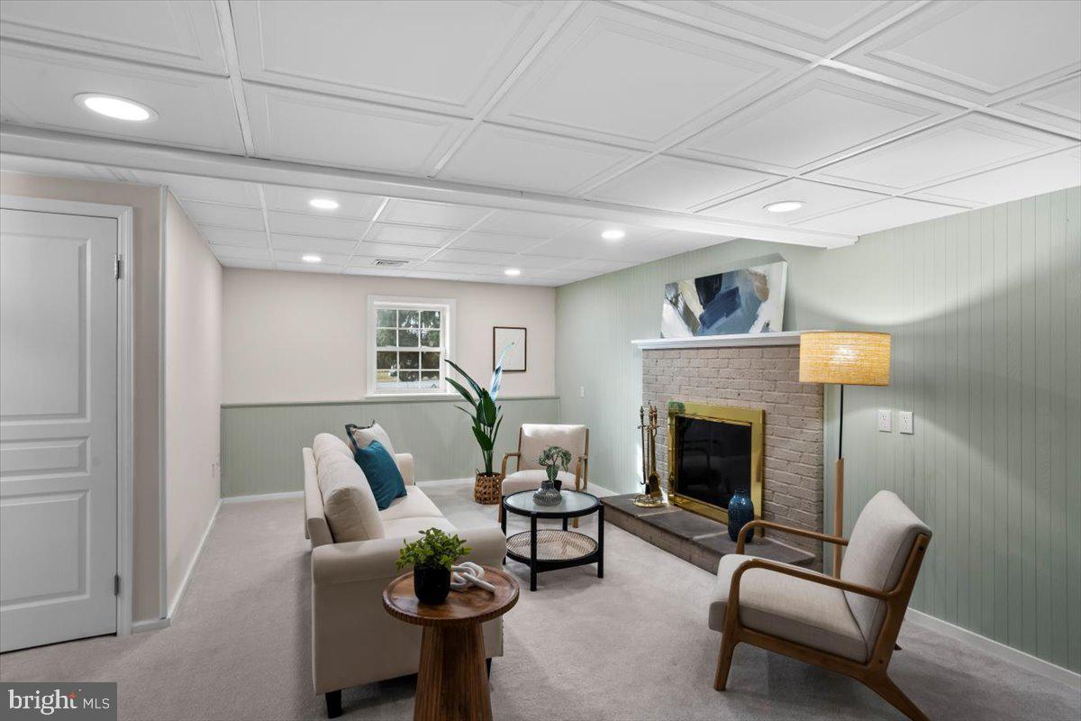 465 Amesbury Road Lancaster, PA 17601 - Photo 25 of 40 Lower Living Room