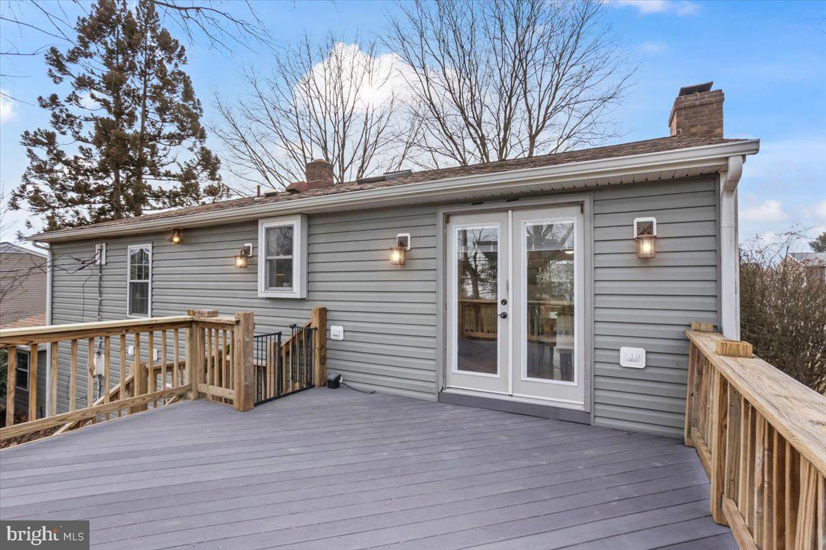 465 Amesbury Road Lancaster, PA 17601 - Photo 33 of 40 Back Yard Deck