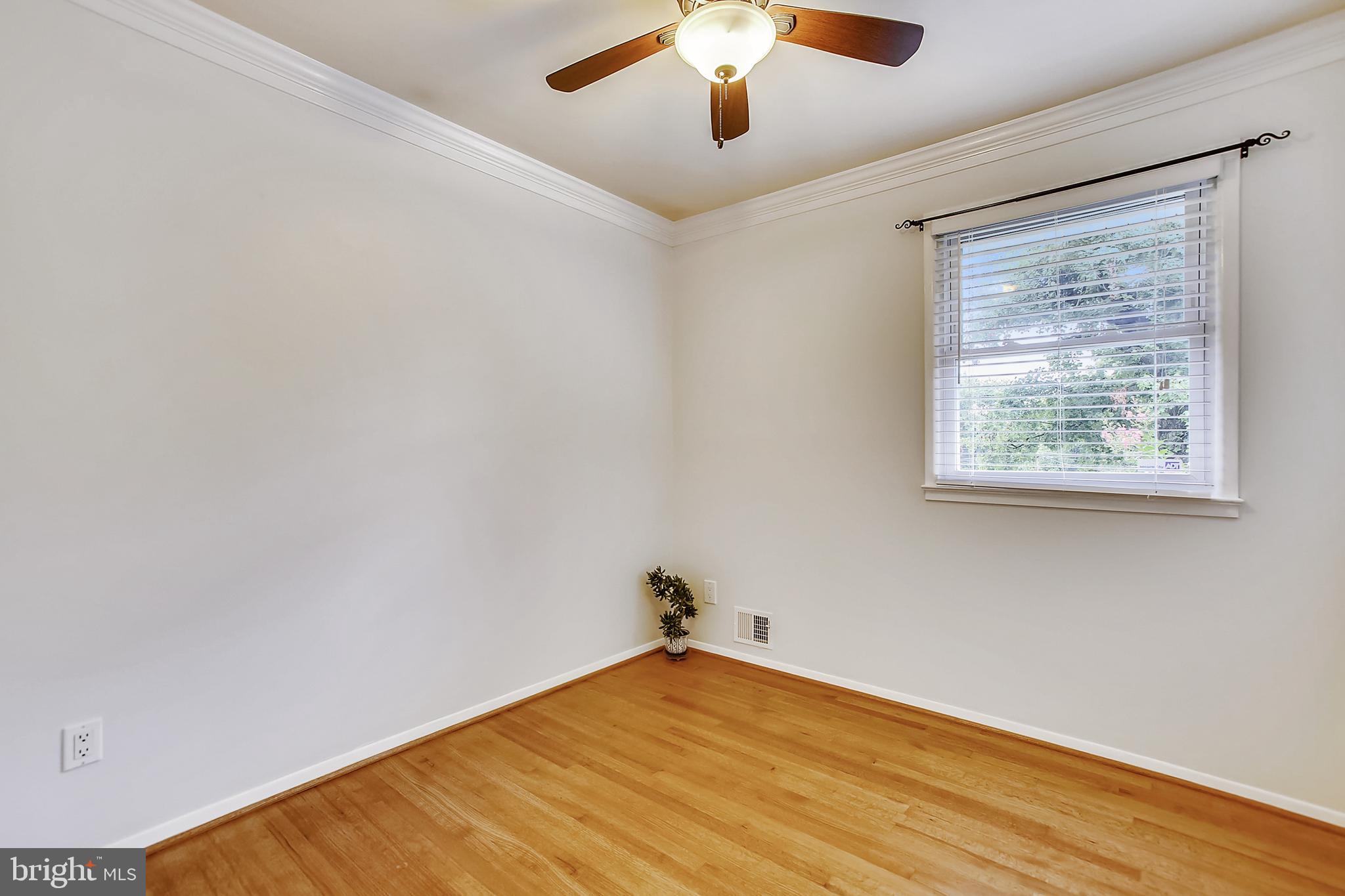 5325 Ringold Place Springfield, VA 22151 - Photo 26 of 44 Bedroom 3