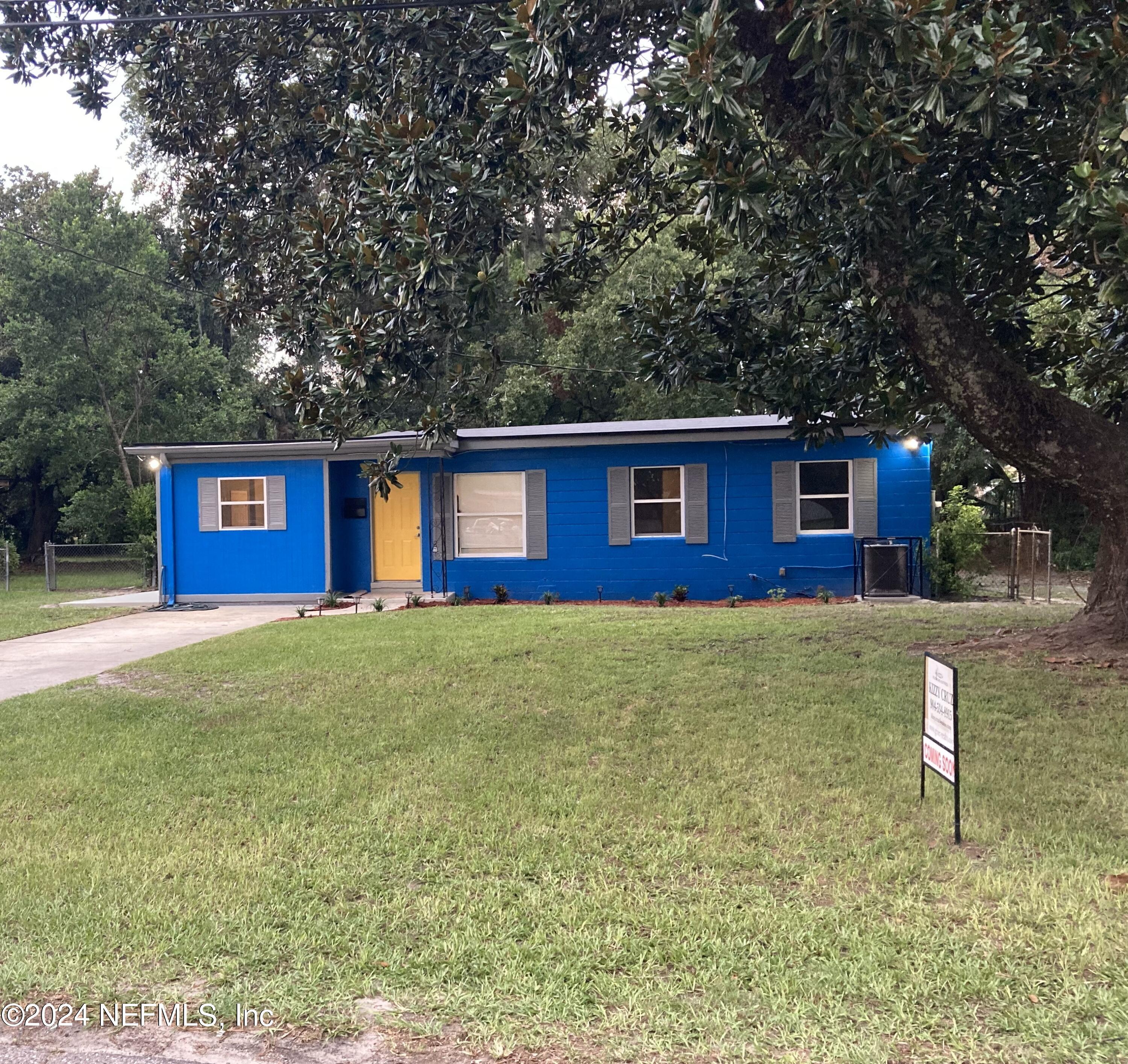 1613 Loyola Dr North  