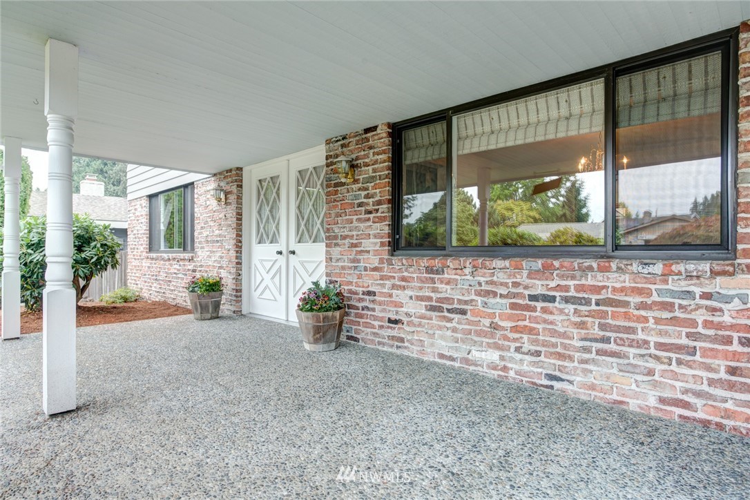 8927 Northeast 192nd Place Bothell, WA 98011 - Photo 2 of 18 Gallery Image 2