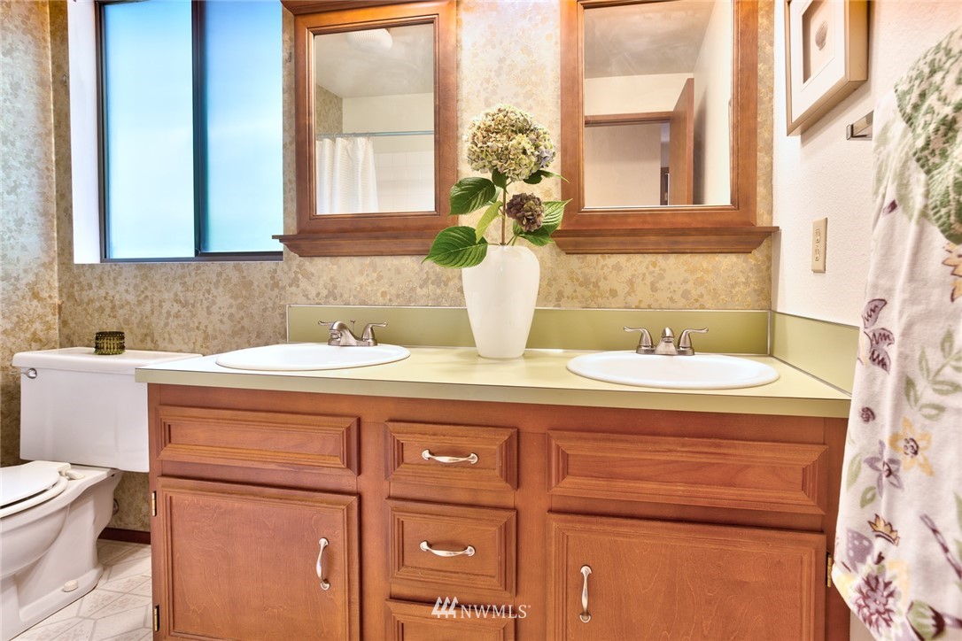 8927 Northeast 192nd Place Bothell, WA 98011 - Photo 14 of 18 Gallery Image 14