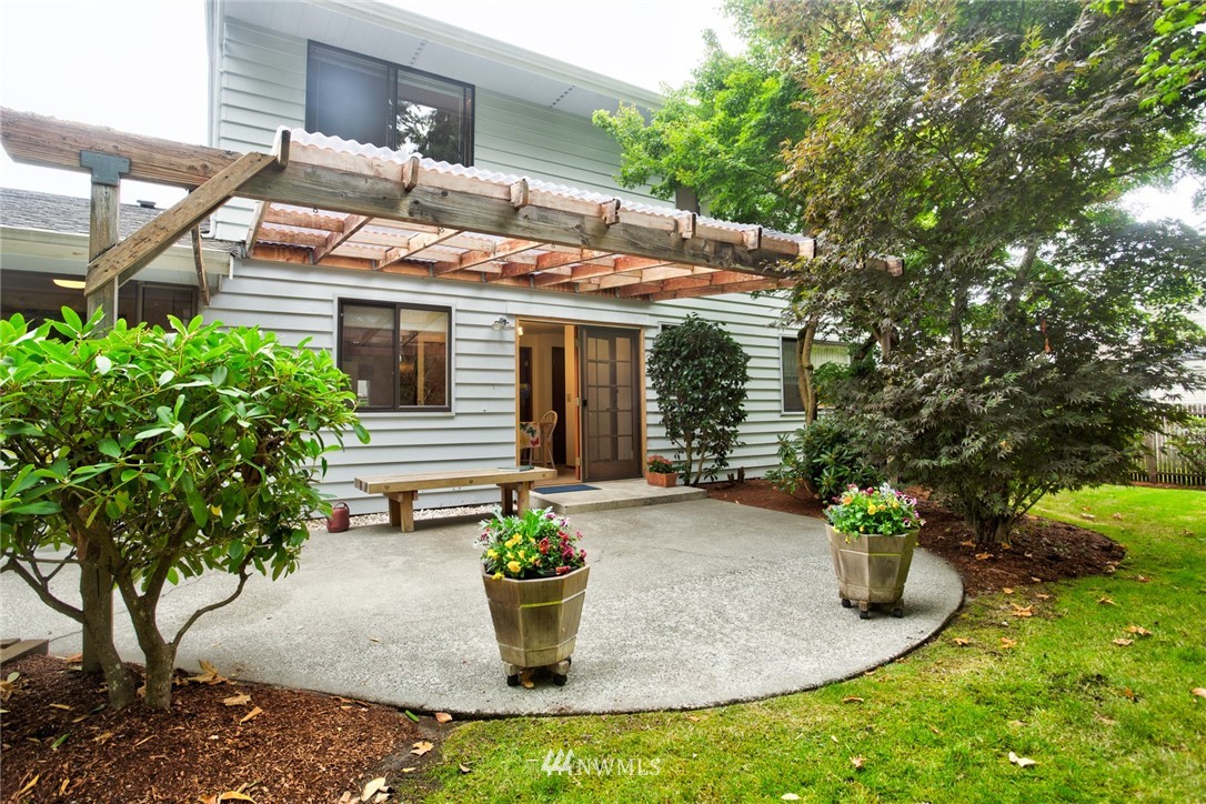 8927 Northeast 192nd Place Bothell, WA 98011 - Photo 16 of 18 Gallery Image 16