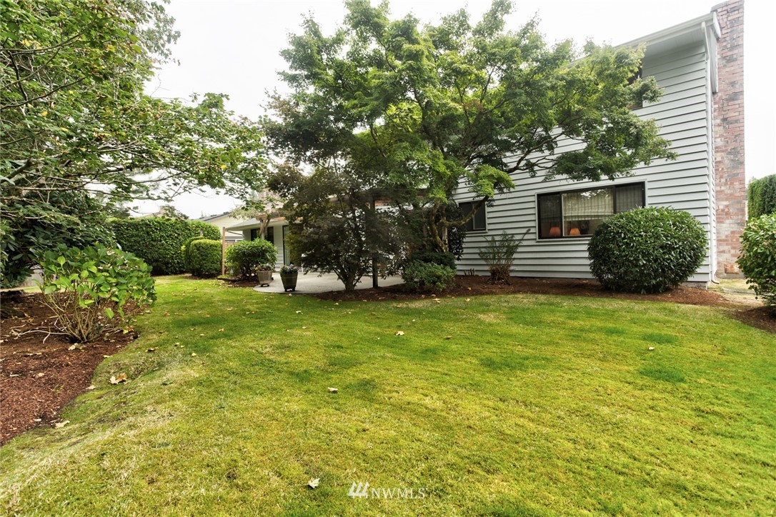 8927 Northeast 192nd Place Bothell, WA 98011 - Photo 17 of 18 Gallery Image 17