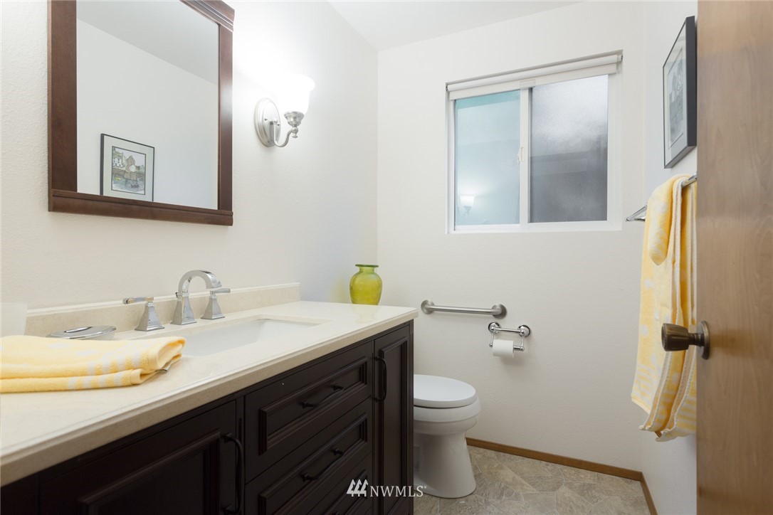 8927 Northeast 192nd Place Bothell, WA 98011 - Photo 6 of 18 Gallery Image 6