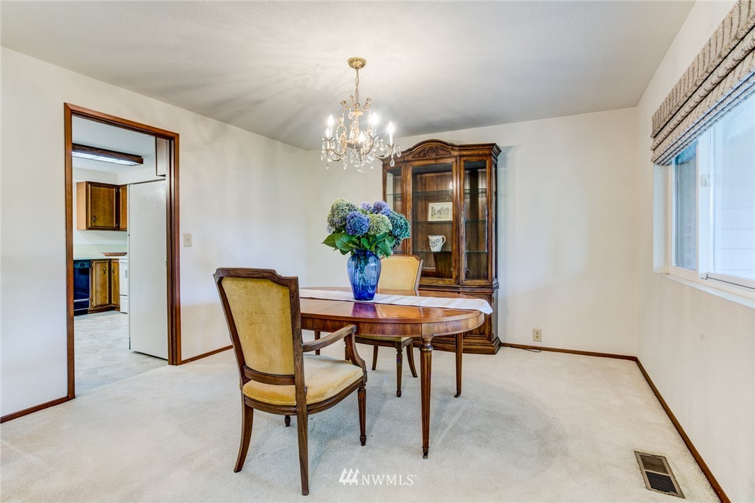 8927 Northeast 192nd Place Bothell, WA 98011 - Photo 7 of 18 Gallery Image 7