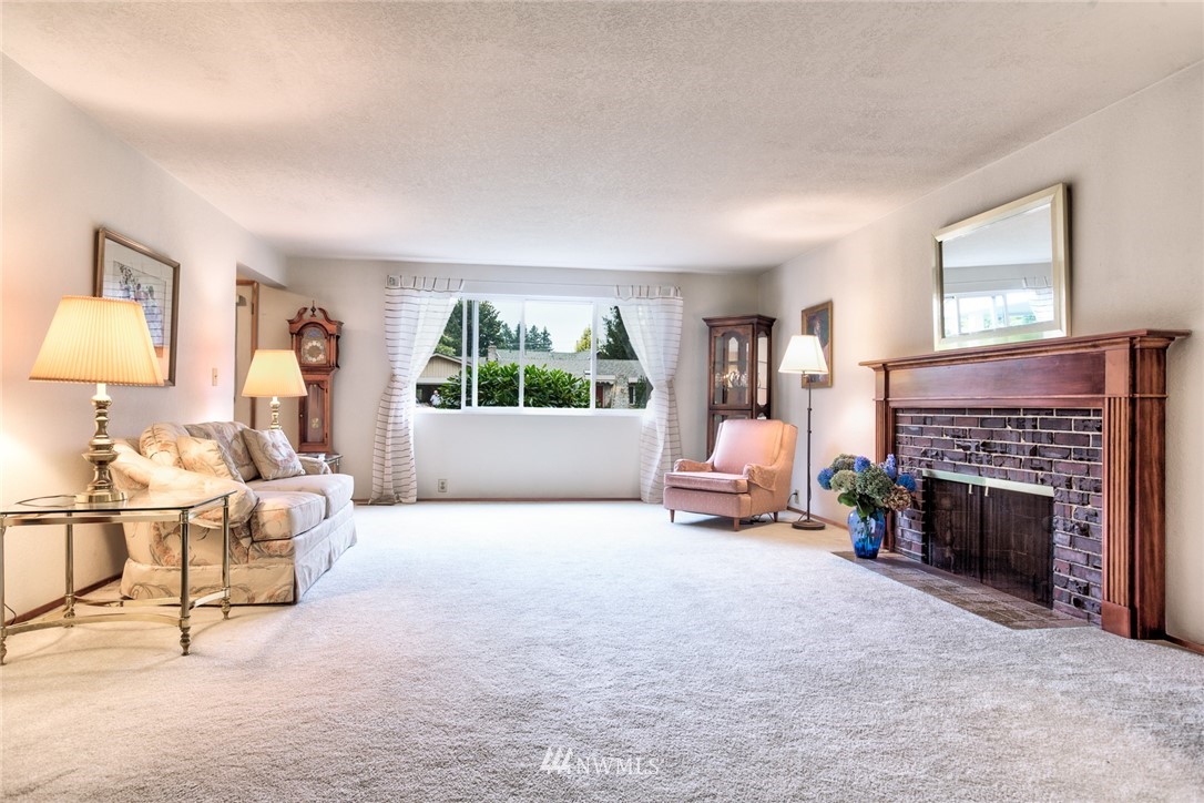 8927 Northeast 192nd Place Bothell, WA 98011 - Photo 9 of 18 Gallery Image 9
