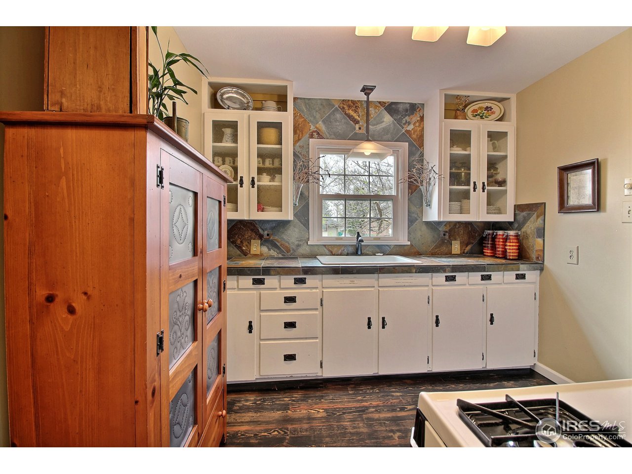 1725 Fairacres Road Greeley, CO 80631 - Photo 13 of 40 Charming Kitchen