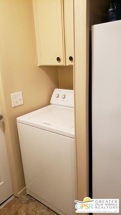 374 Buffalo Road Cathedral City, CA 92234 - Photo 22 of 33 a utility room with dryer and washer