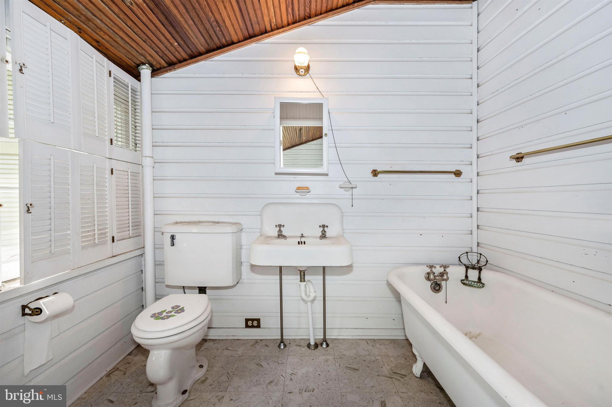 5816 Rowland Road Cascade, MD 21719 - Photo 13 of 74 Full bath