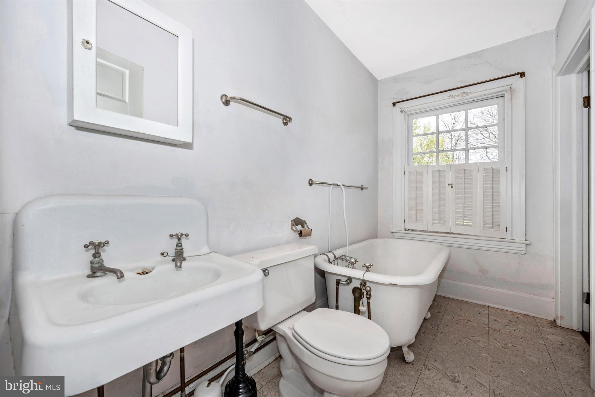 5816 Rowland Road Cascade, MD 21719 - Photo 29 of 74 4th full bath