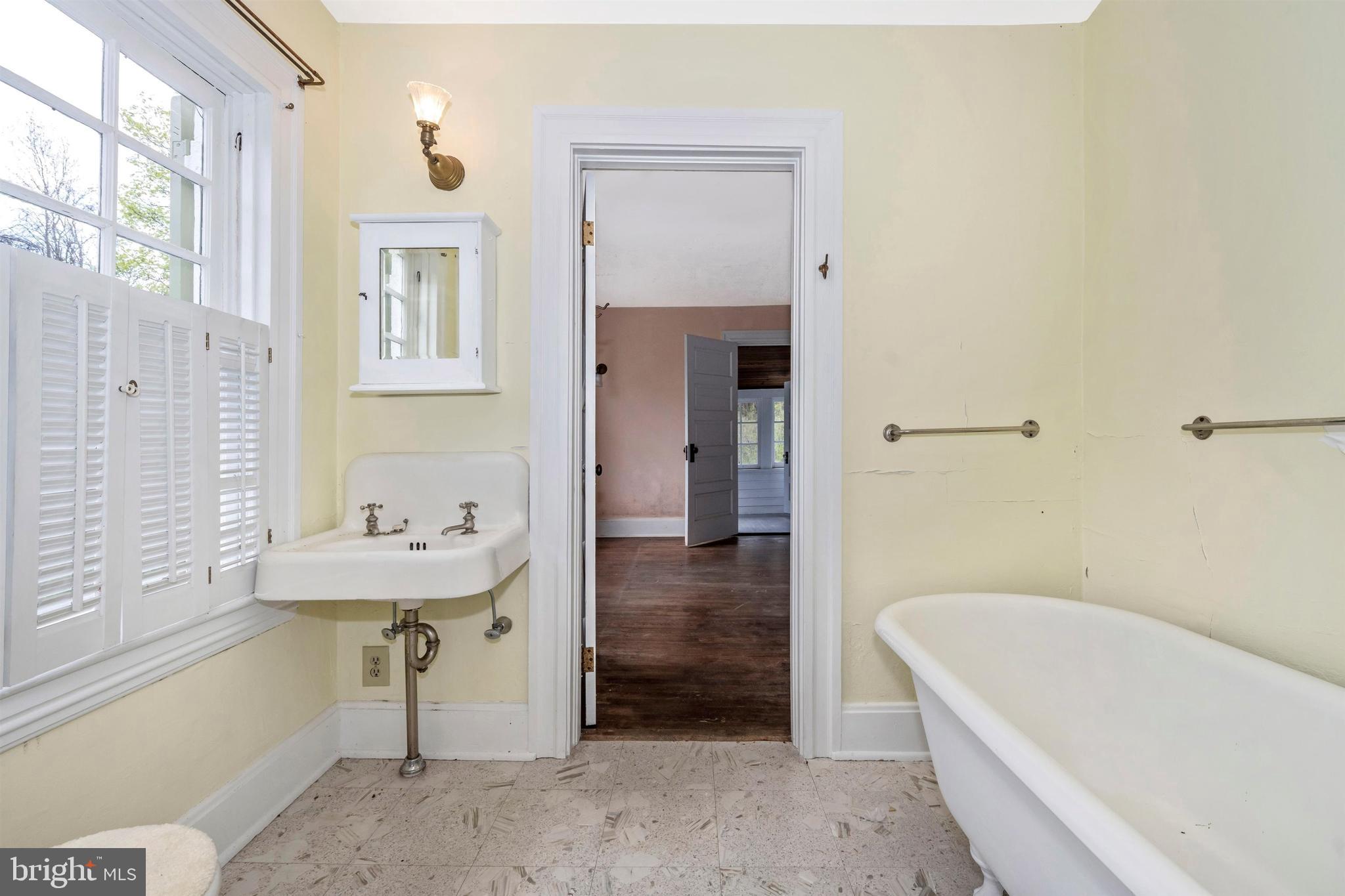 5816 Rowland Road Cascade, MD 21719 - Photo 7 of 74 A full bath off 4 bedrooms