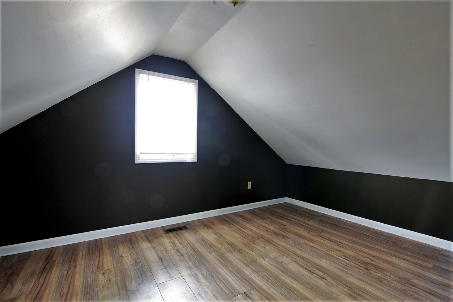 13073 Dixon Road Dundee, MI 48131 - Photo 18 of 29 Photo 18
