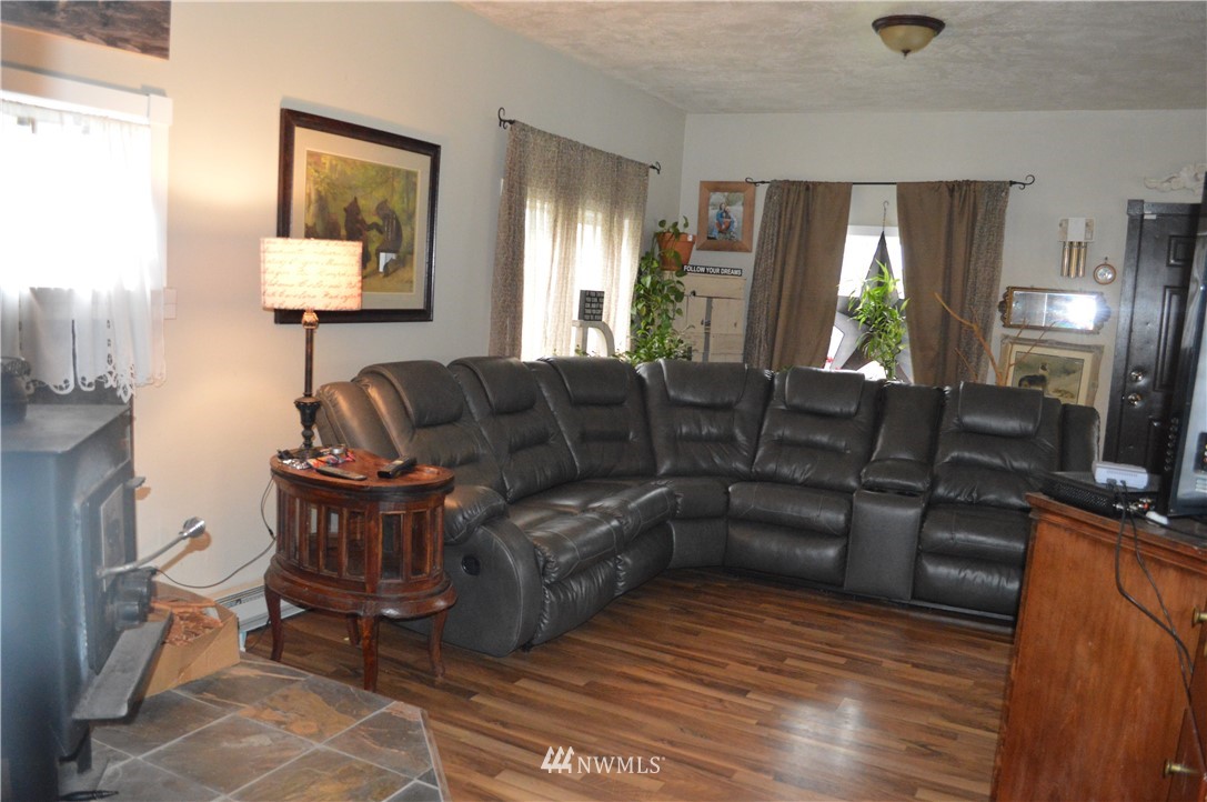 843 Fowler Street Raymond, WA 98577 - Photo 6 of 10 Gallery Image 6
