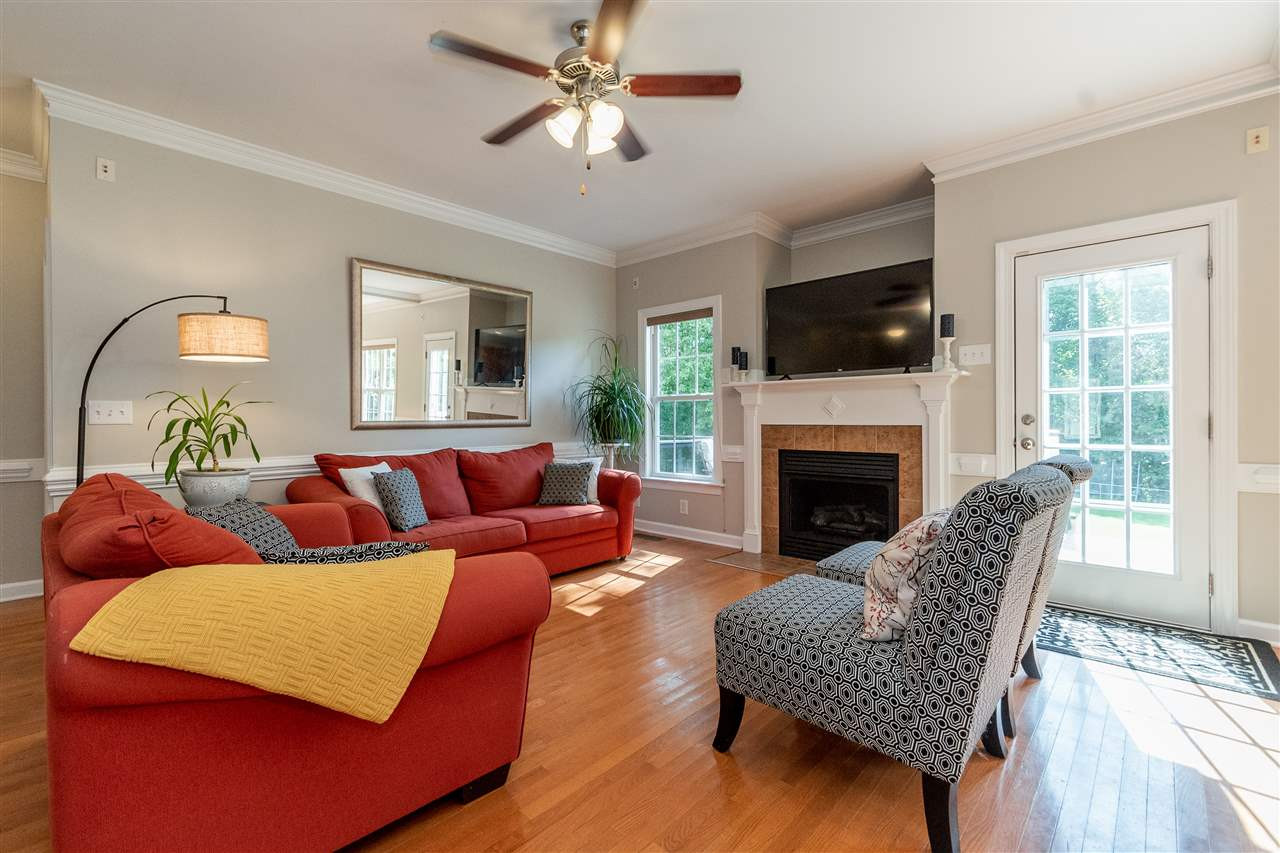 290 Jamison Drive Raleigh, NC 27610 - Photo 10 of 25 Living Room