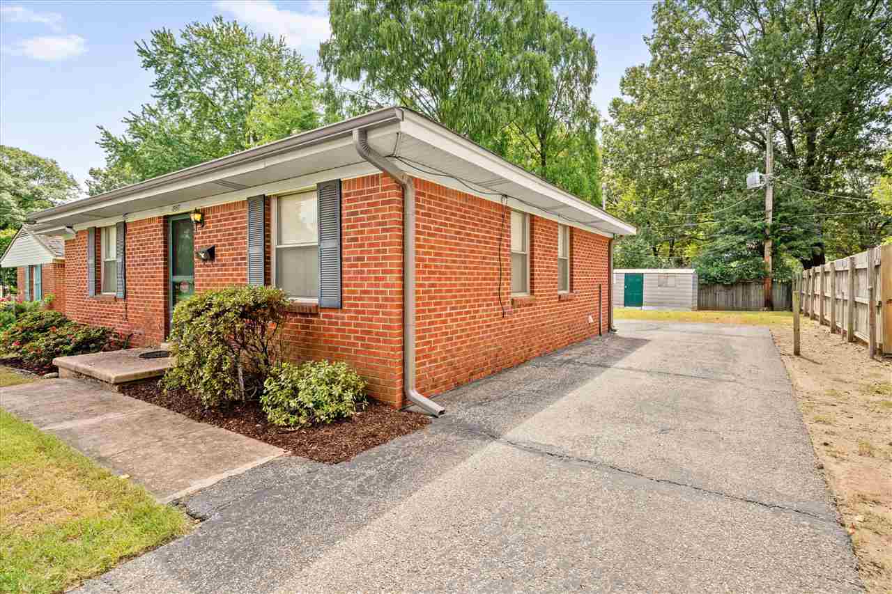 4967 Sea Isle Road Memphis, TN 38117 - Photo 3 of 18