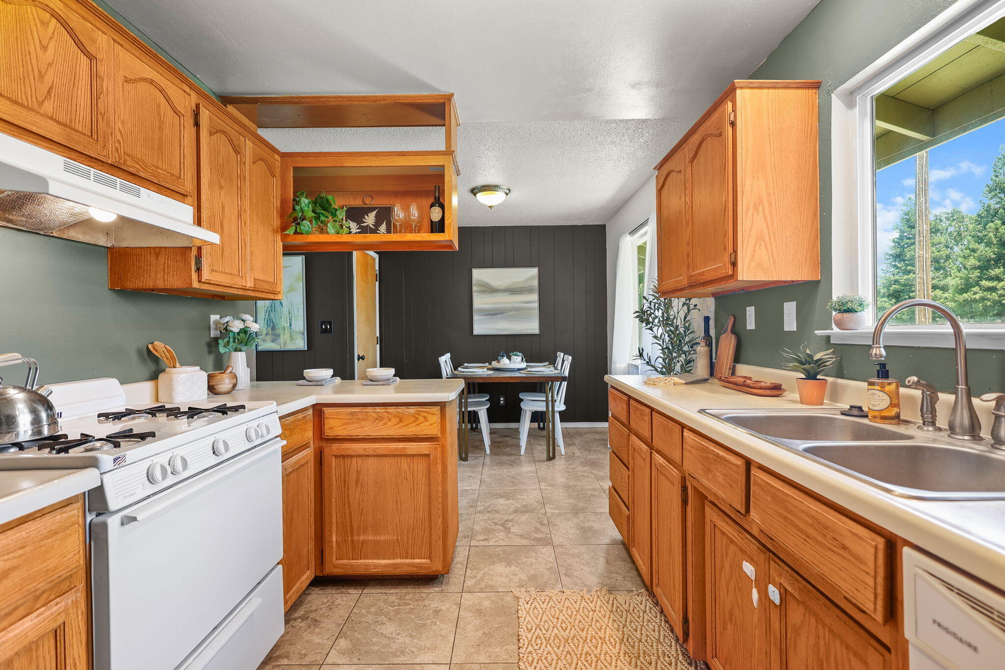 3646 Rhonda Road Cottonwood, CA 96022 - Photo 6 of 58 Spacious Kitchen