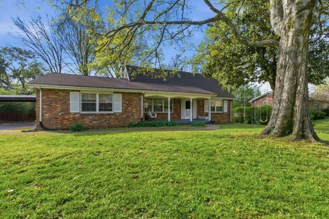 $349,900 | 323 Nokes Drive, Hendersonville, TN 37075