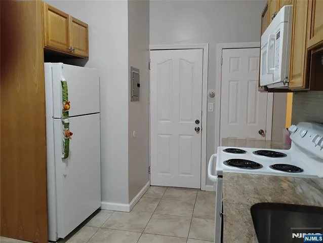 $1,775 | 540 Kipp Street, Unit #2, Teaneck, NJ 07666