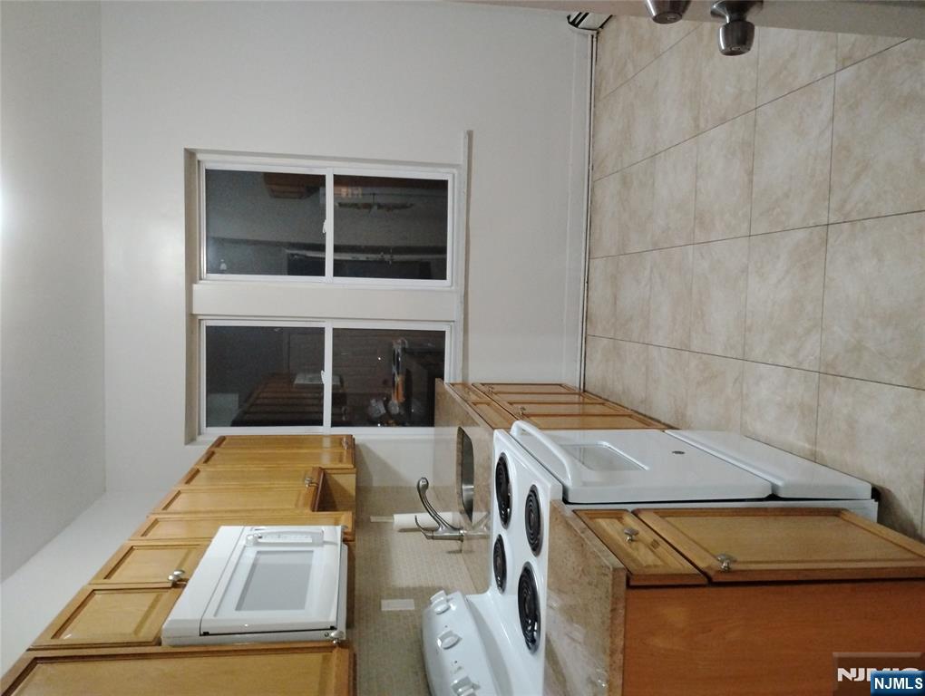 540 Kipp Street, Unit #2 Teaneck, NJ 07666 - Photo 3 of 7