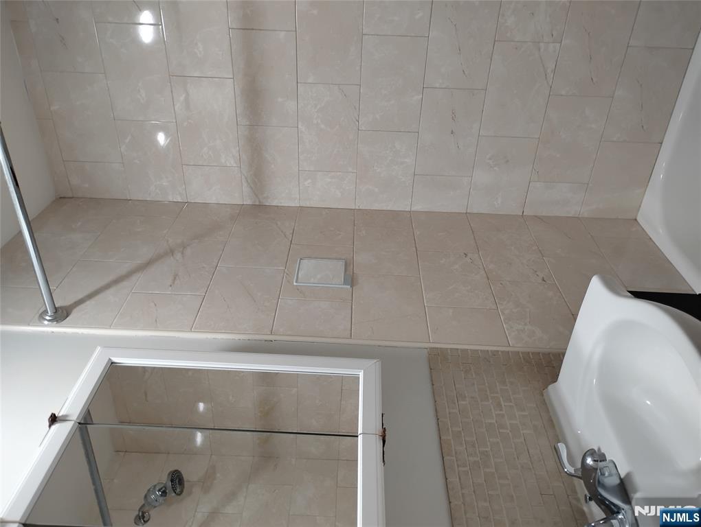 540 Kipp Street, Unit #2 Teaneck, NJ 07666 - Photo 6 of 7