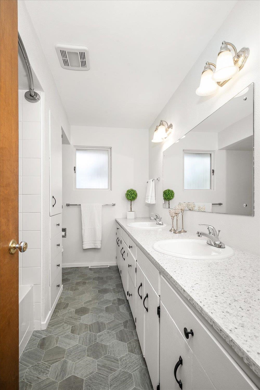 3238 West Holyoke Avenue Spokane, WA 99208 - Photo 13 of 37