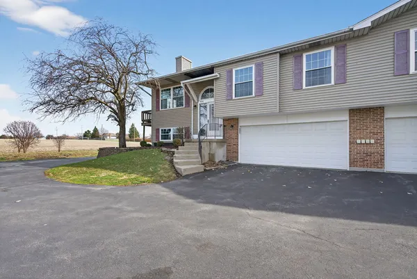 $299,900 | 7606 West Saint Francis Road, Frankfort, IL 60423