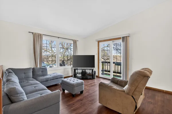 $299,900 | 7606 West Saint Francis Road, Frankfort, IL 60423