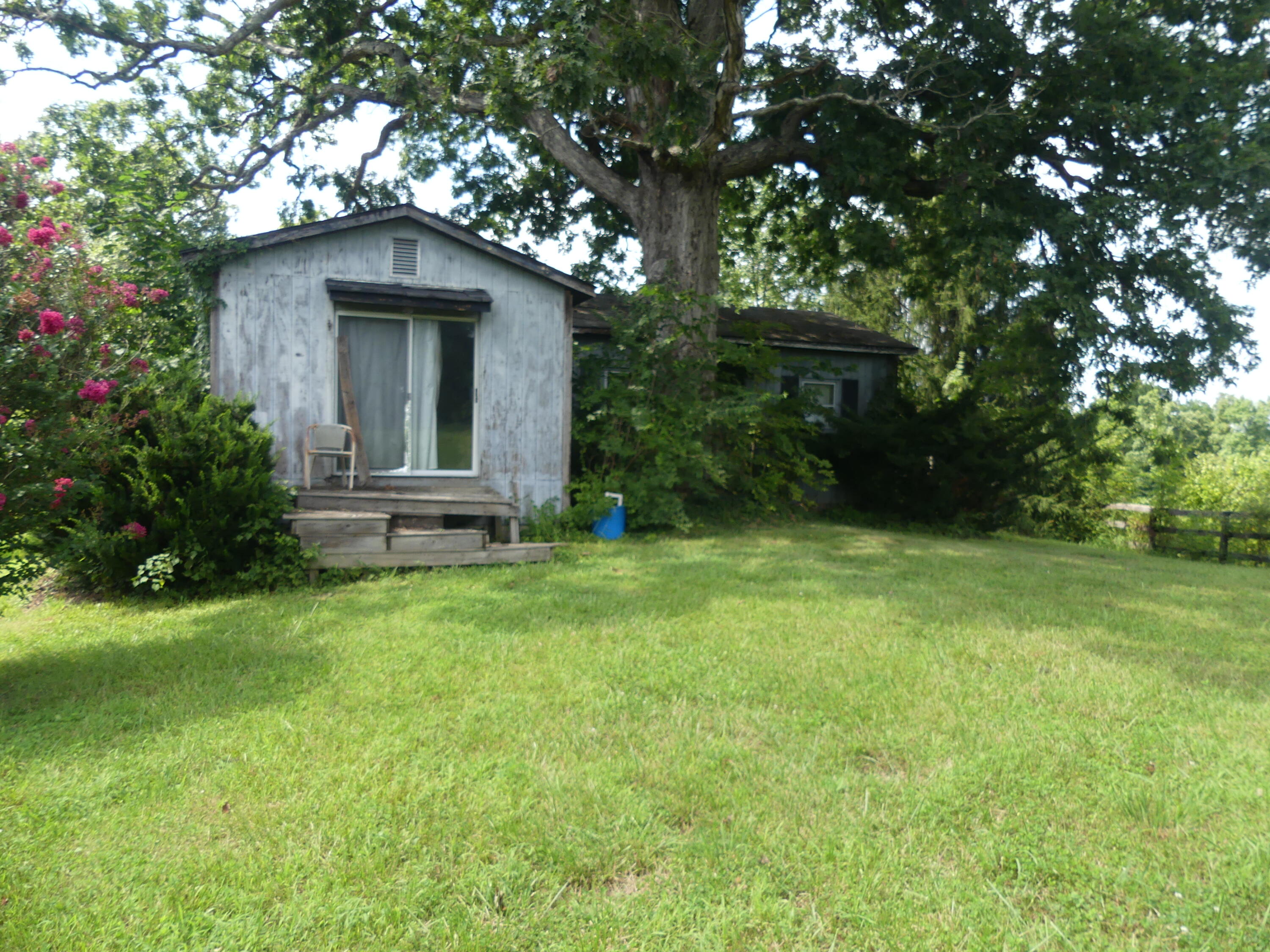 1040 Delaney Road Lawrenceburg, KY 40342 - Photo 2 of 55 P1020040