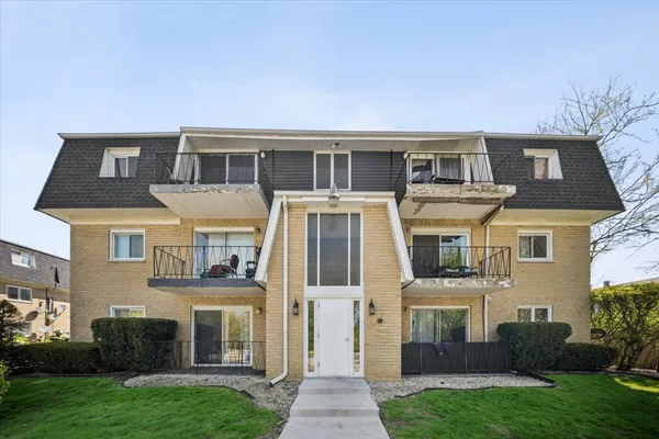 $149,900 | 12026 South Kildare Avenue, Unit 21, Alsip, IL 60803