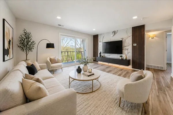 $149,900 | 12026 South Kildare Avenue, Unit 21, Alsip, IL 60803