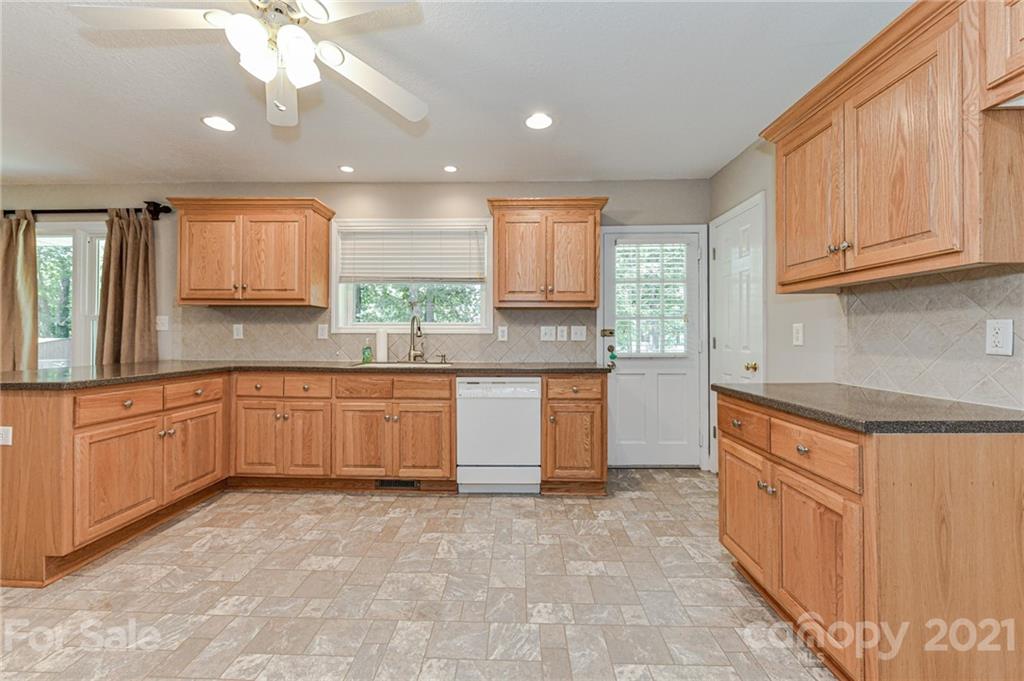 12460 Bethel Church Road Midland, NC 28107 - Photo 9 of 29 Gallery Image 9