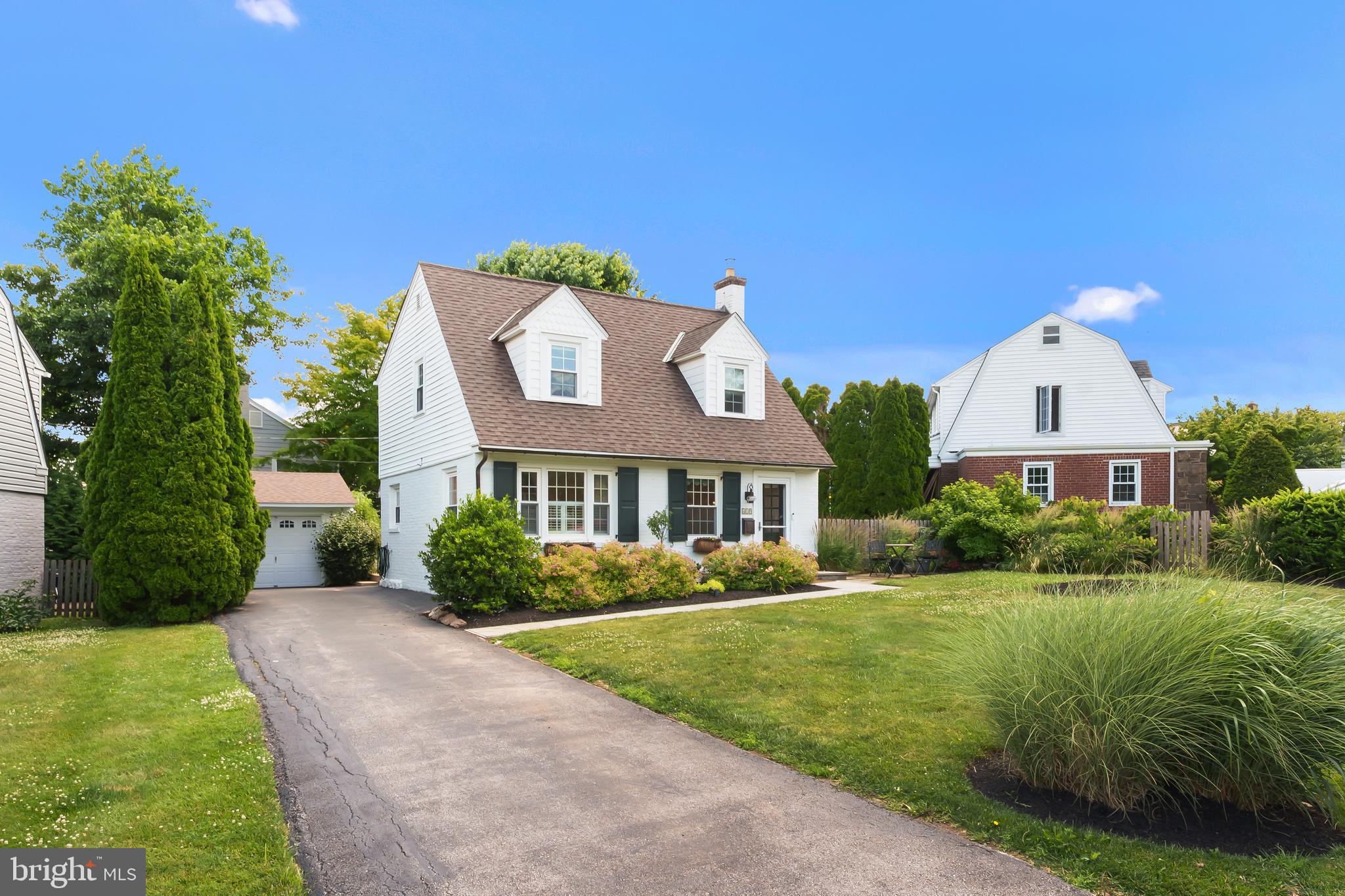 419 Locust Road Wayne, PA 19087 - Photo 2 of 24