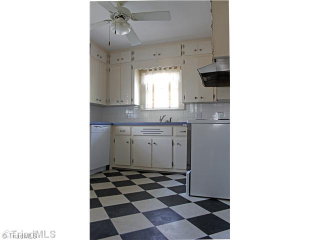 7940 Broad Street Rural Hall, NC 27045 - Photo 4 of 10 Kitchen.