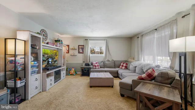 $529,900 | 1246 Victoria Road, Warminster, PA 18974